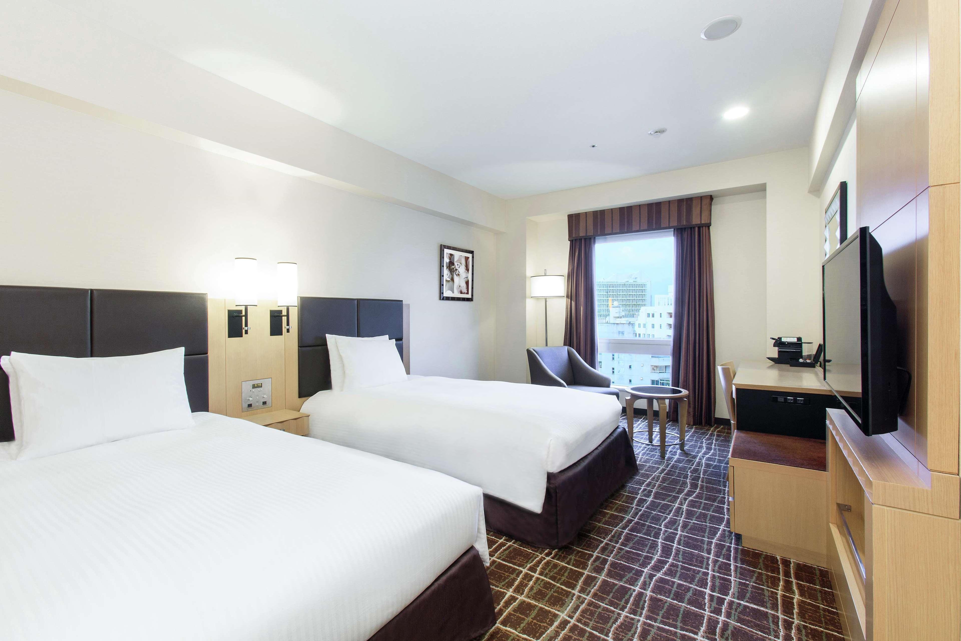 Doubletree By Hilton Naha Hotel Eksteriør billede