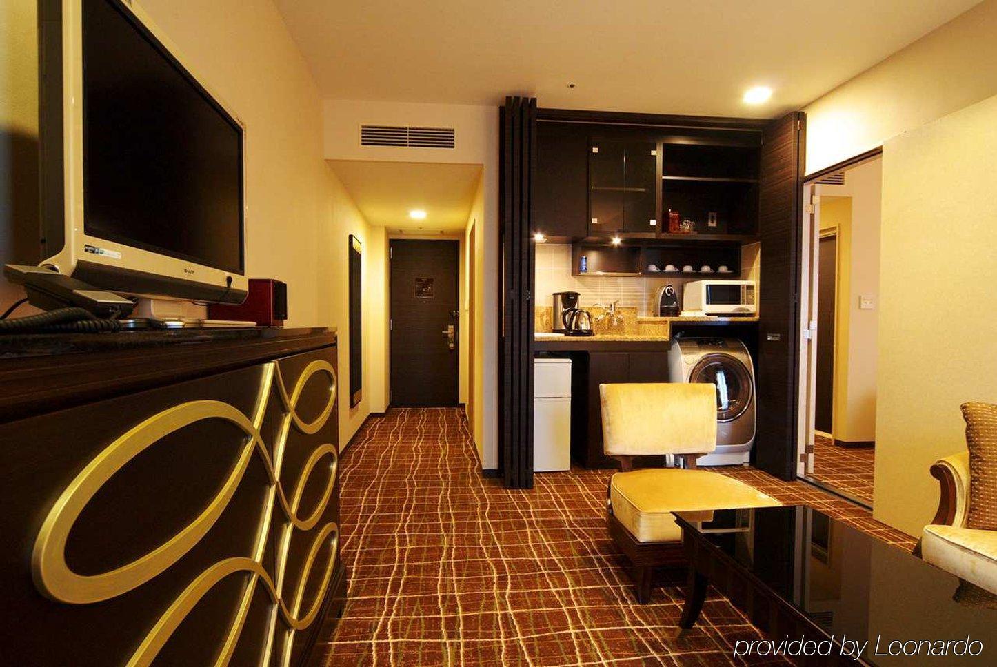 Doubletree By Hilton Naha Hotel Eksteriør billede