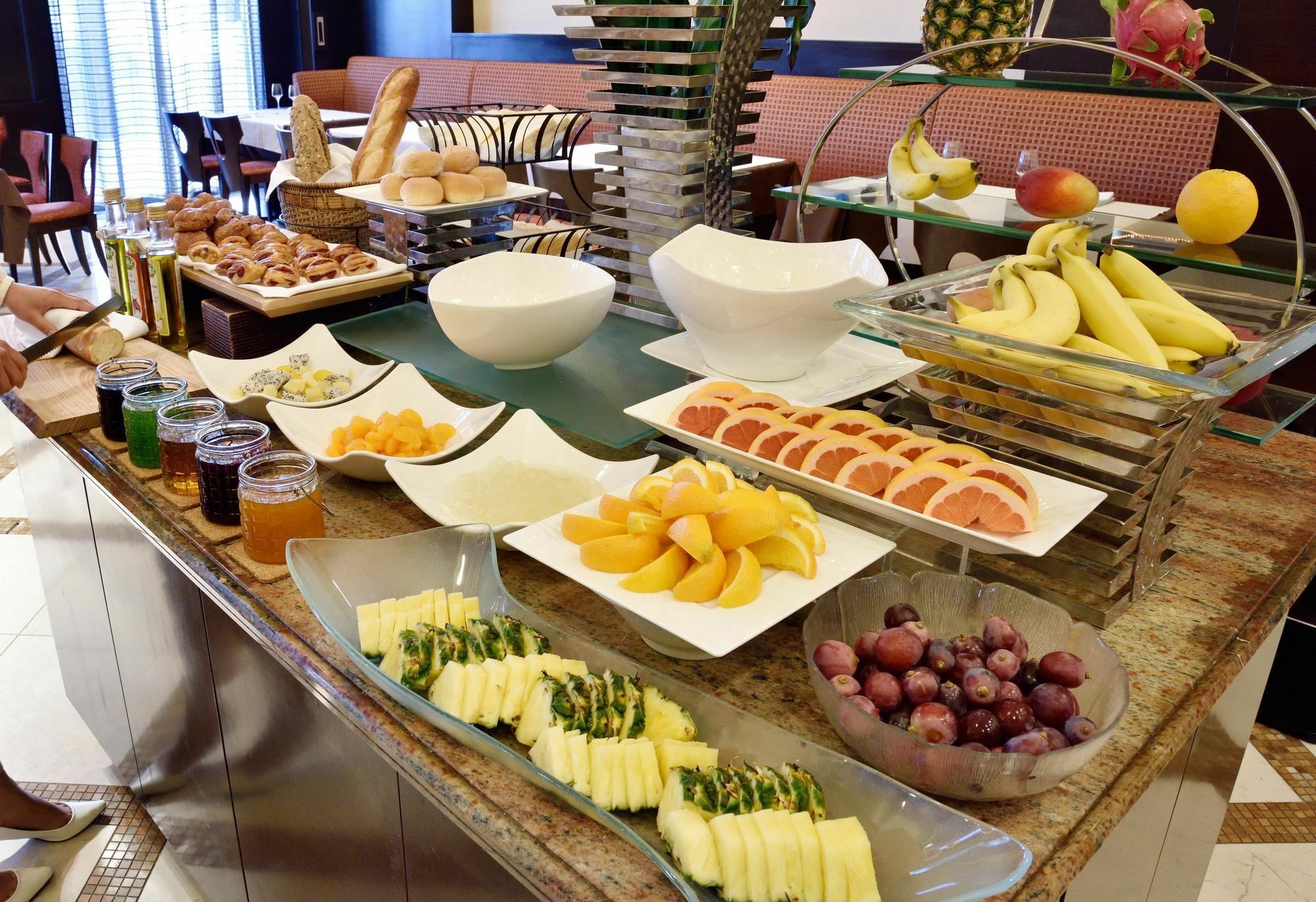 Doubletree By Hilton Naha Hotel Eksteriør billede
